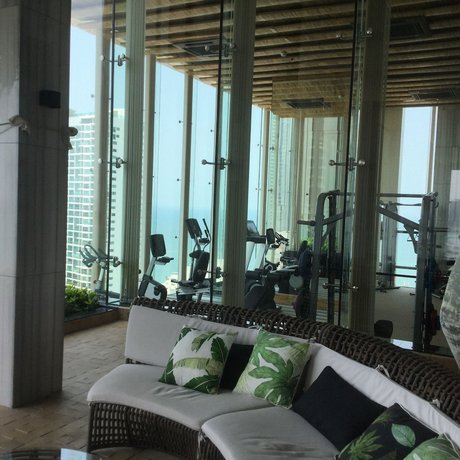 The Riviera Wongamat Hong Apartment
