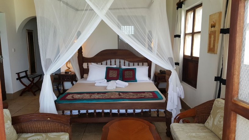 Langi Langi Beach Bungalows