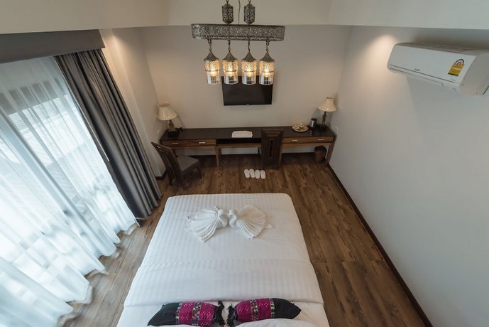 33 Poshtel - Adult Only