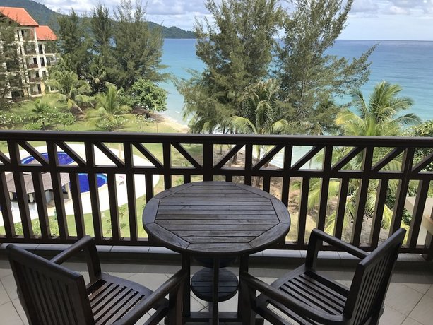 Sunset Seaview Beach Villas & Spa Suites @ Nexus Karambunai
