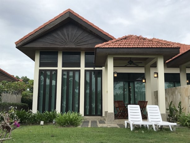 Sunset Seaview Beach Villas & Spa Suites @ Nexus Karambunai
