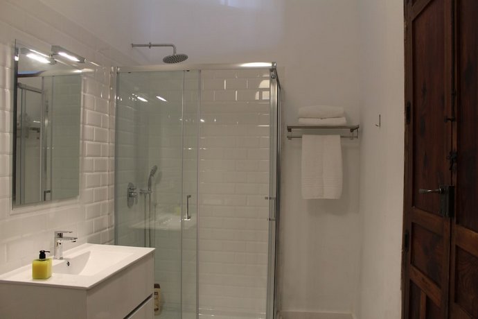 NWT Paradise Urban Hostel