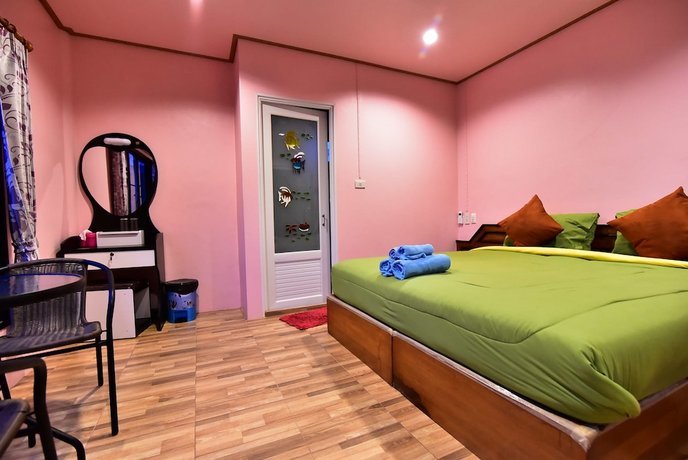 Chomlay Room & Restaurant