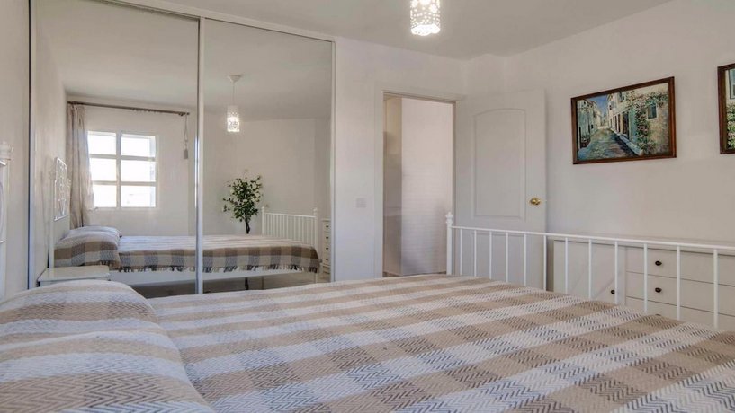 Marina del Sol Apartment