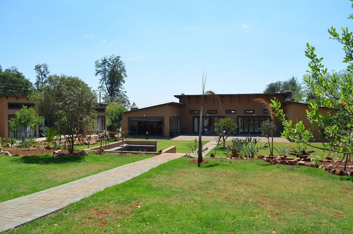 Manor Hills Guest Lodge