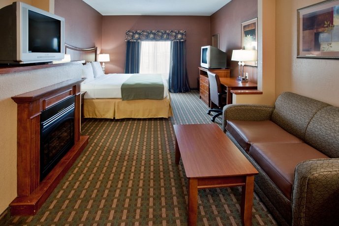 Holiday Inn Express Hotel & Suites Suffolk