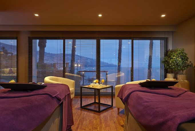 Les Suites at Cliff Bay Portobay