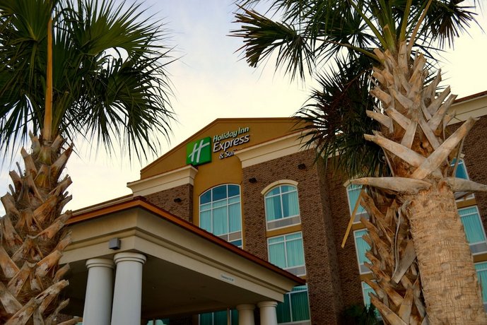 Holiday Inn Express and Suites North Charleston