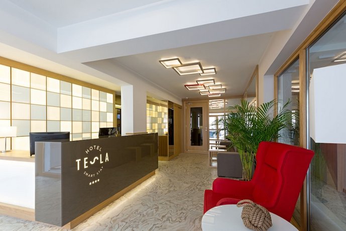 Hotel TESLA - Smart Stay Garni