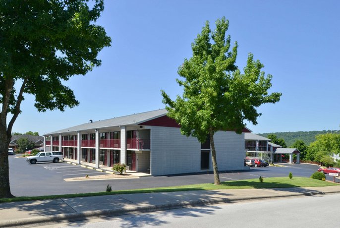 Branson Yellow Rose Inn and Suites