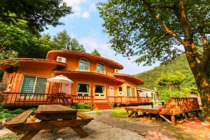 Gangneung Yeonhouse Pension Jewangsan Mountain & Neunggyeongbong Peak South Korea thumbnail