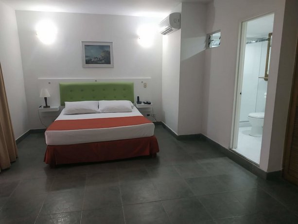 Hotel Laureles 70