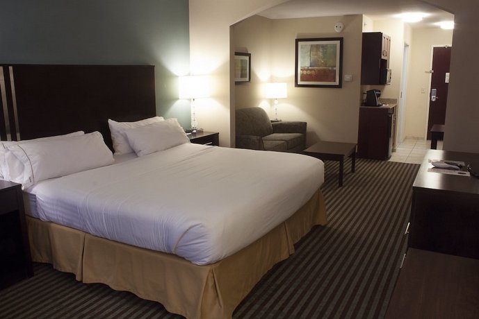 Holiday Inn Express & Suites Youngstown West I 80