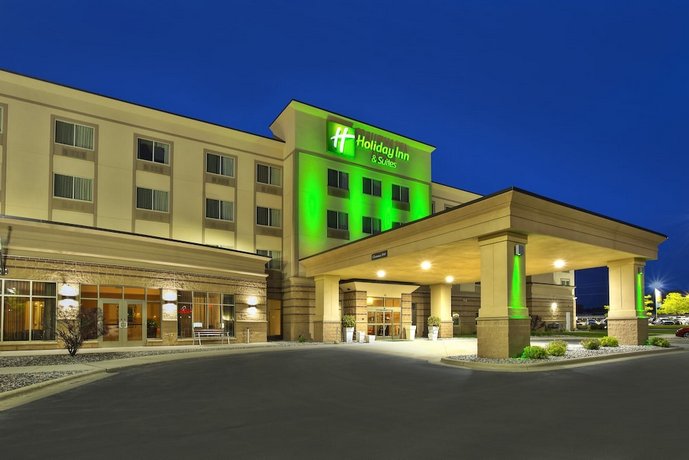 Holiday Inn & Suites Green Bay Stadium an IHG Hotel