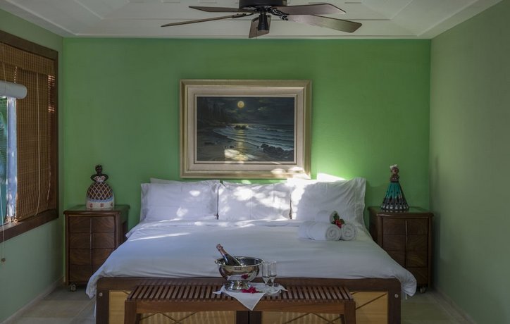 Cliffside Luxury Inn