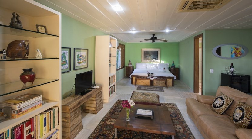 Cliffside Luxury Inn