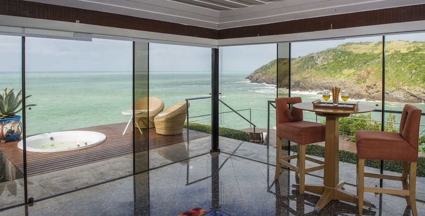 Cliffside Luxury Inn