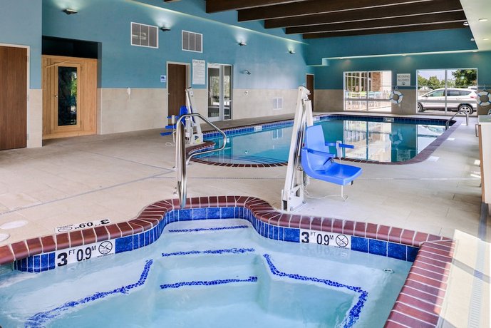 Holiday Inn Express & Suites - Siloam Springs