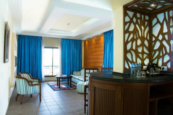 Parrotel Aquapark Resort