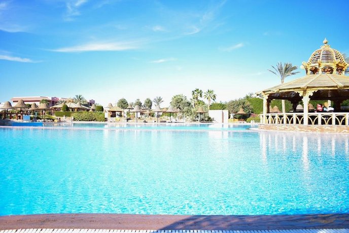 Parrotel Aquapark Resort