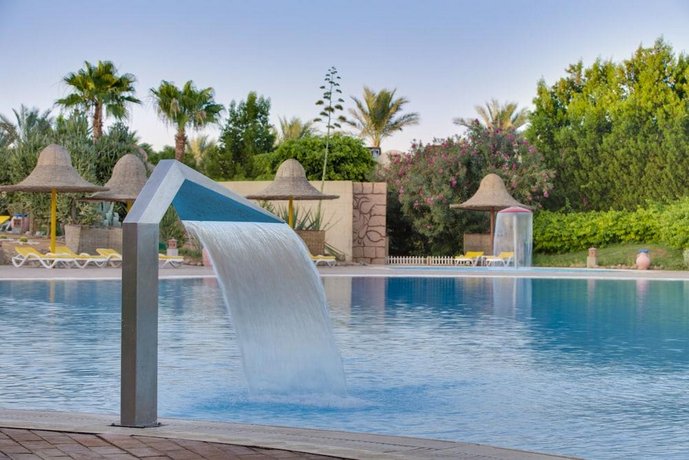 Parrotel Aquapark Resort
