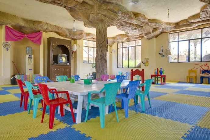 Parrotel Aquapark Resort