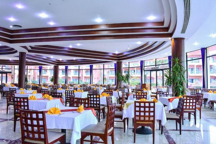 Parrotel Aquapark Resort