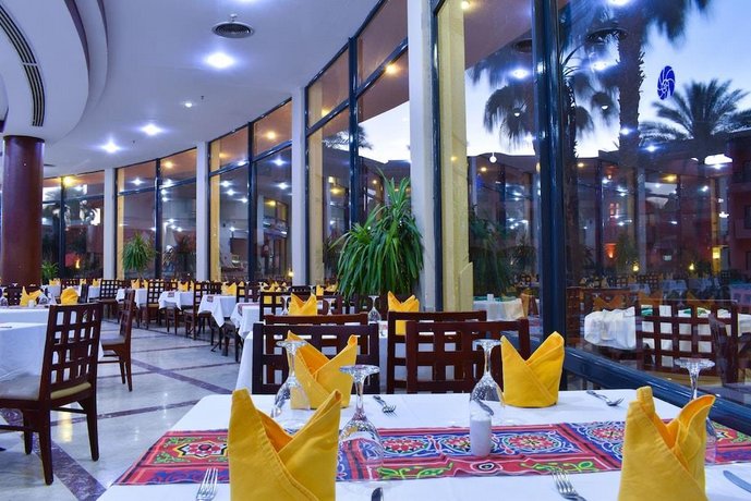 Parrotel Aquapark Resort