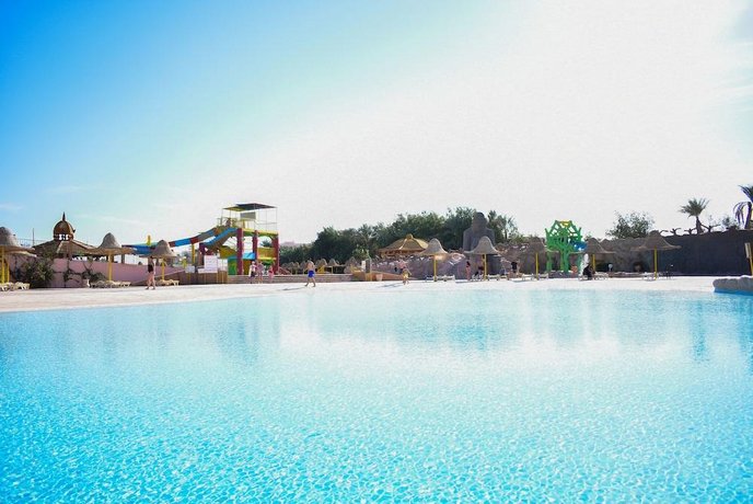 Parrotel Aquapark Resort