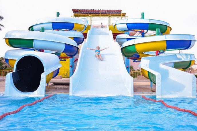 Parrotel Aquapark Resort