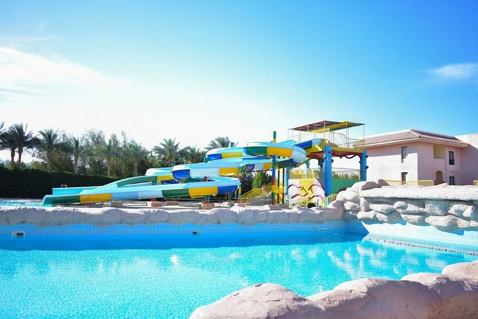Parrotel Aquapark Resort