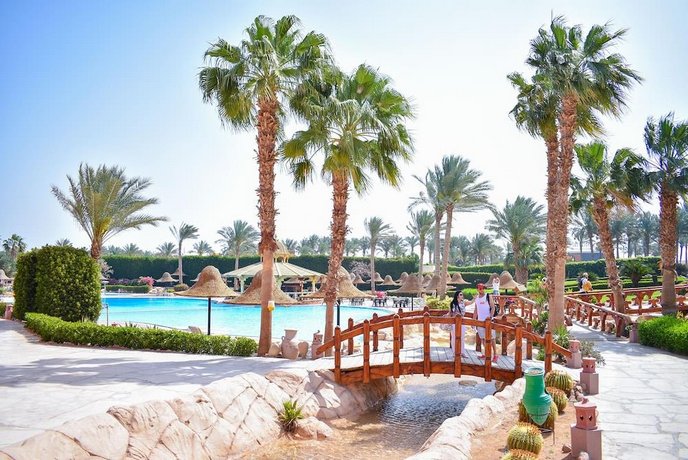 Parrotel Aquapark Resort