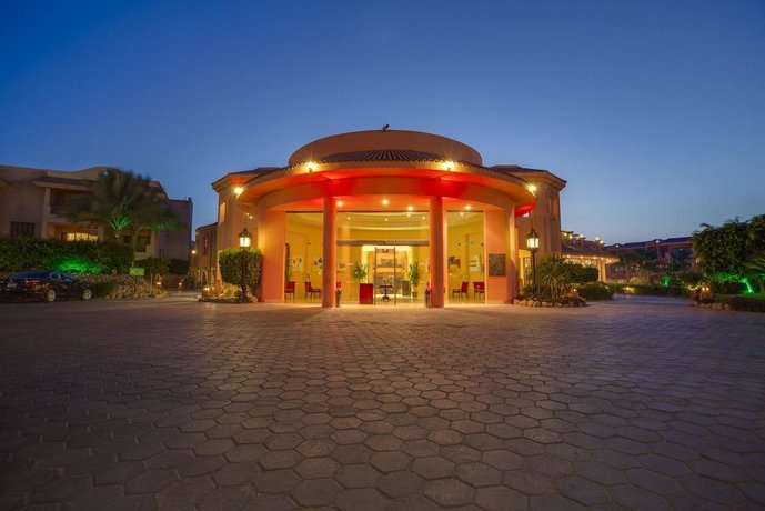 Parrotel Aquapark Resort