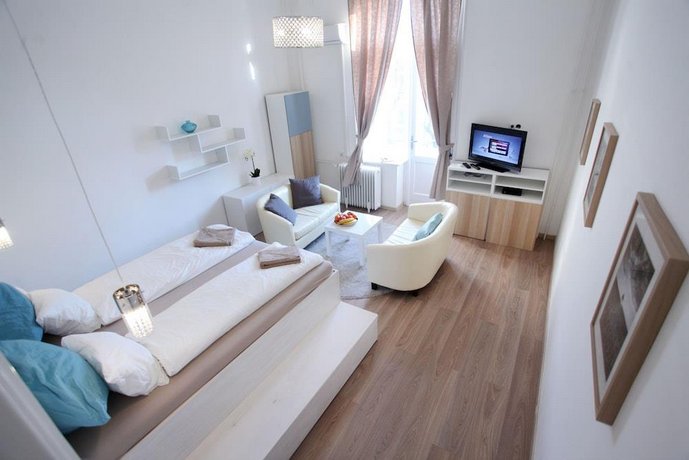 d FIVE Elizabeth Garden Apartment