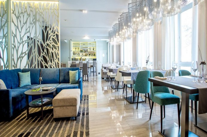 Ramada Hotel & Suites by Wyndham Novosibirsk Zhukovka