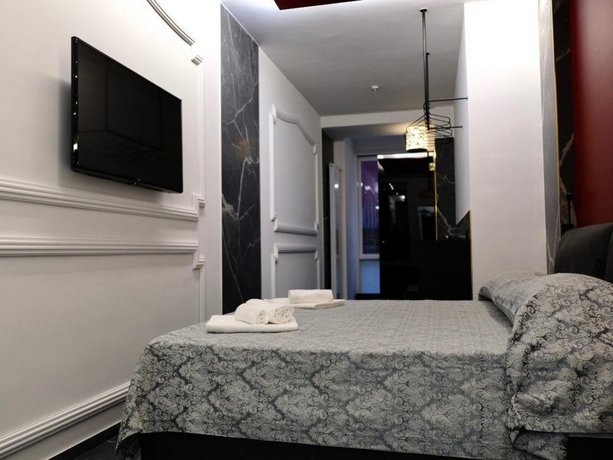 The Boutique Napoli Suite