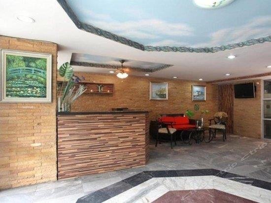 The Montana Lodge-Sathorn