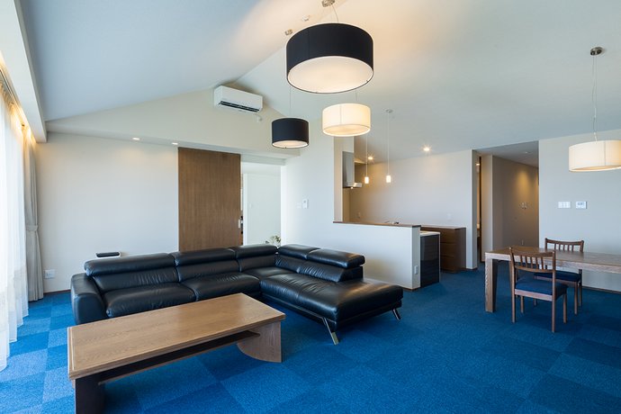 Condominium T-Room