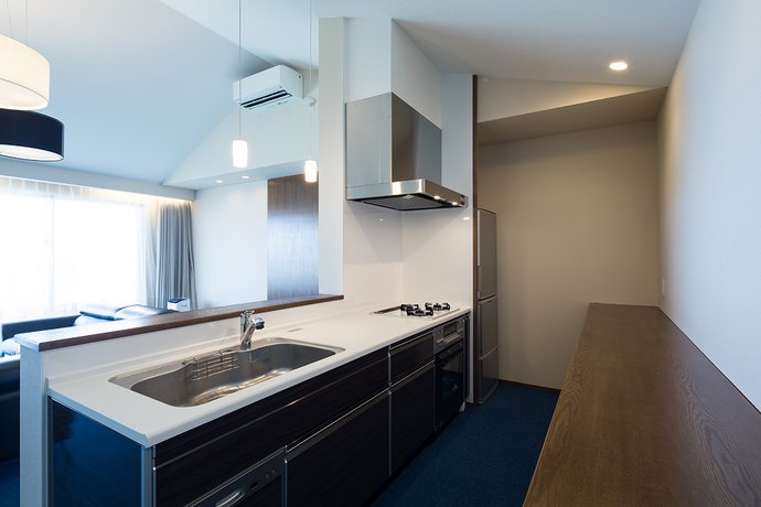 Condominium T-Room