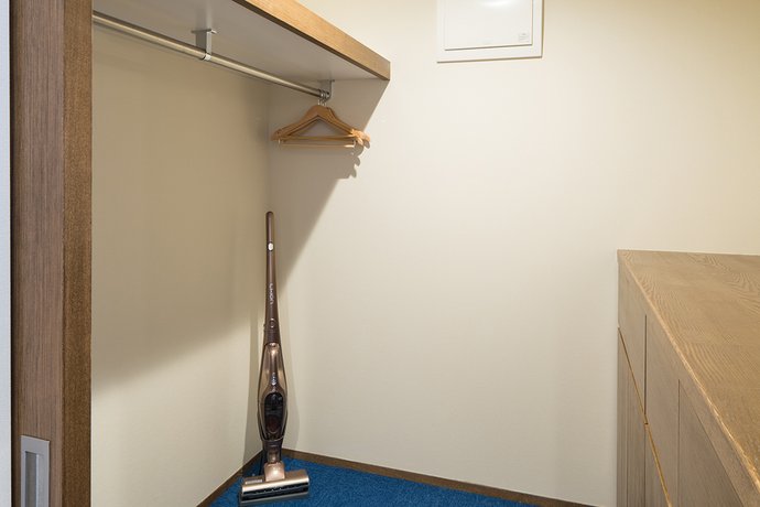 Condominium T-Room