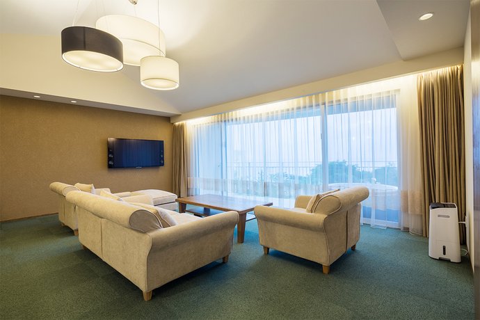 Condominium T-Room