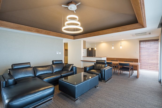 Condominium T-Room
