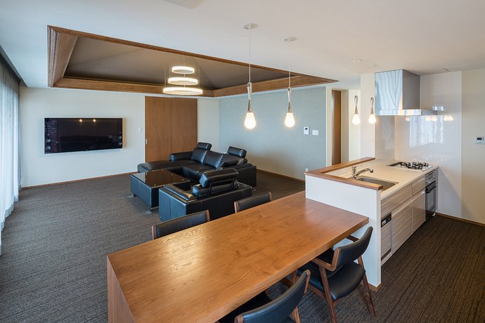 Condominium T-Room