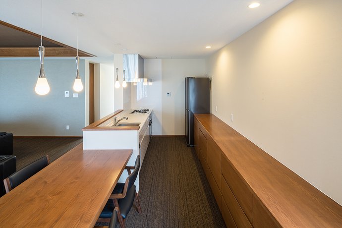 Condominium T-Room