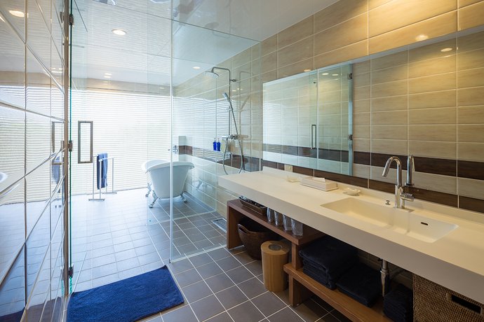 Condominium T-Room