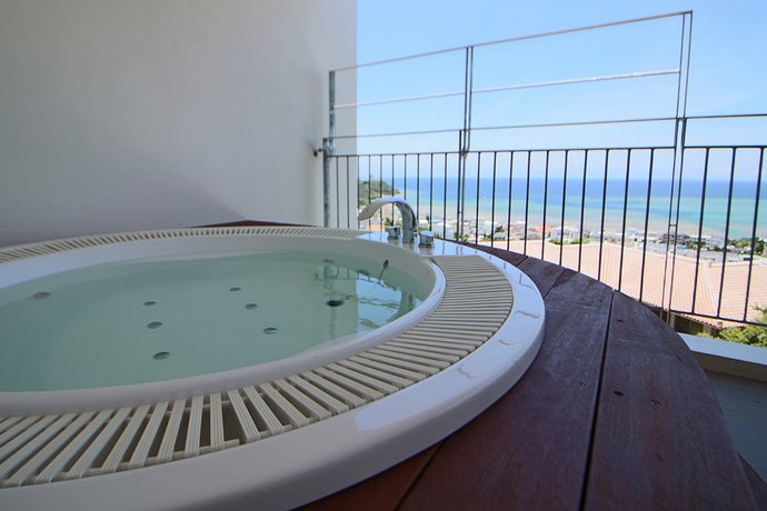 Condominium T-Room