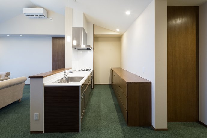 Condominium T-Room