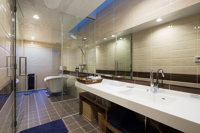 Condominium T-Room