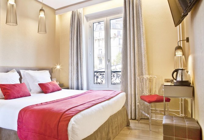Hotel Eiffel Segur