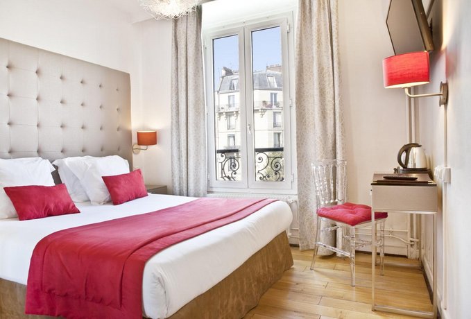 Hotel Eiffel Segur